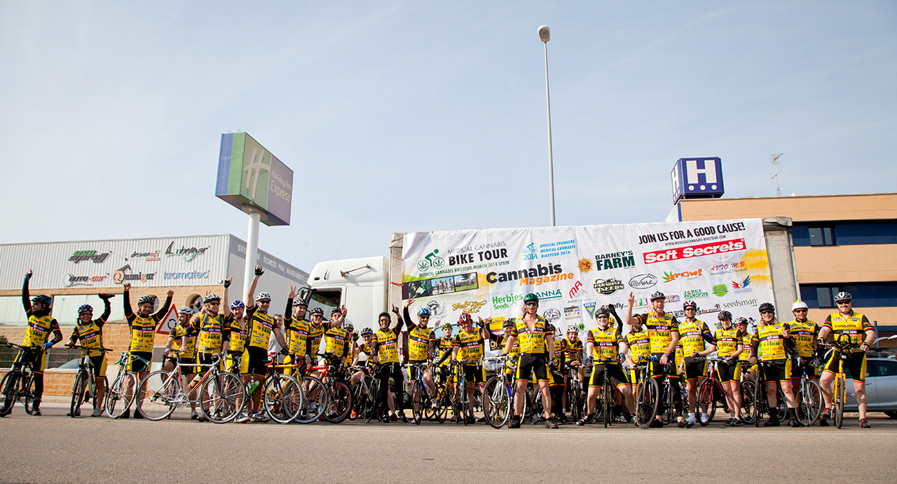 Group photo of the MCBikeTour 2014 group